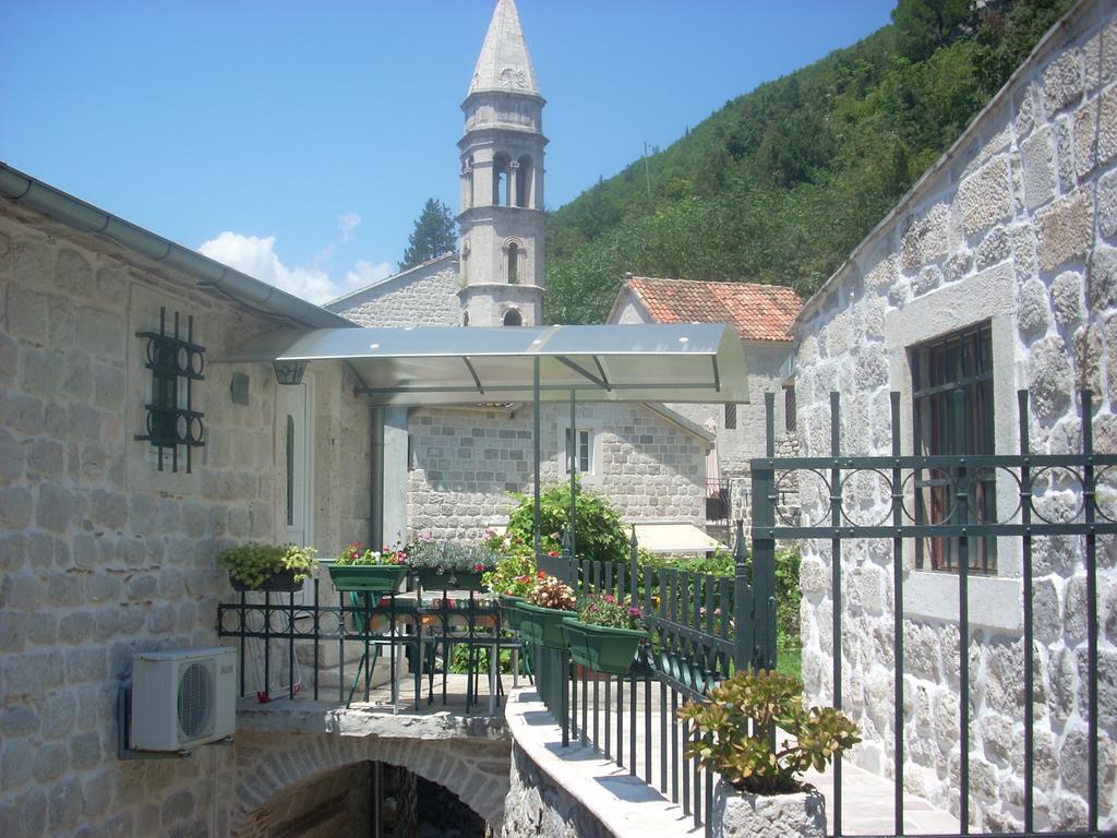 Guest House Dragutinovic Perast Exterior foto