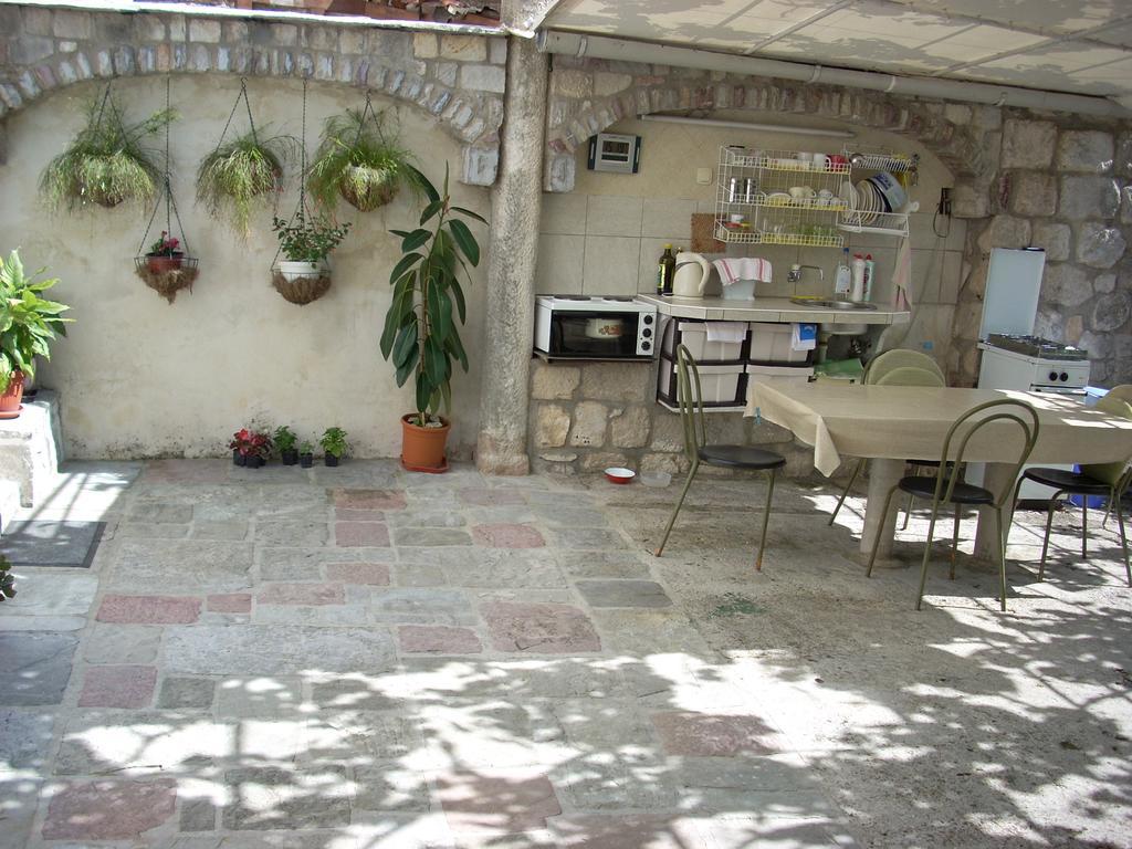 Guest House Dragutinovic Perast Exterior foto