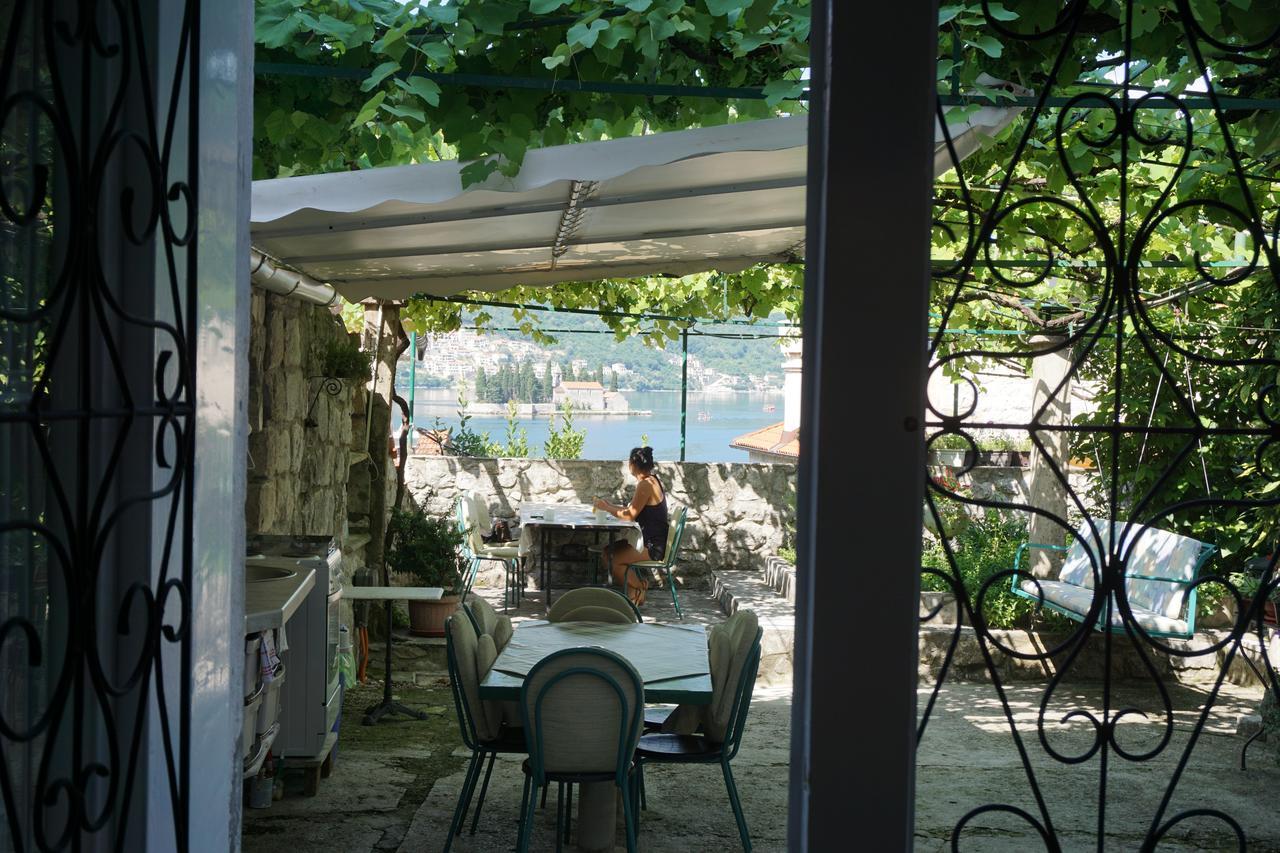 Guest House Dragutinovic Perast Exterior foto